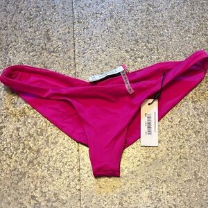 NWT VITAMIN A Women’s Fuschia Bikini Bottom Size Med MSRP $90